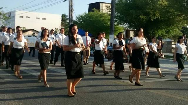 Voluntários Mãos que Ajudam e Missionários marcam desfile do Dia 7 de Setembro