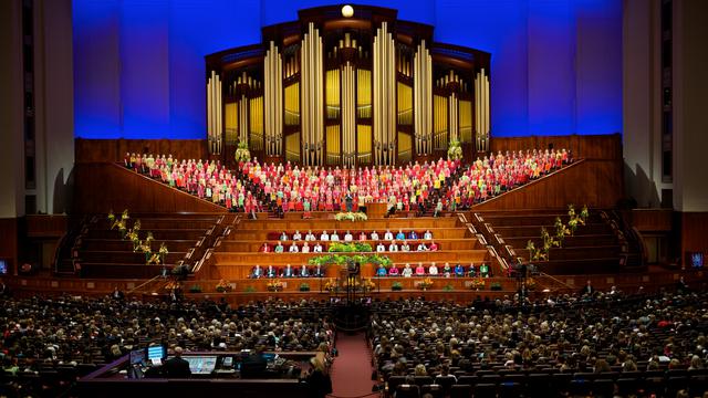 Líderes da Igreja Compartilham Mensagens sobre Serviço e Virtude Durante Sessão Geral das Mulheres