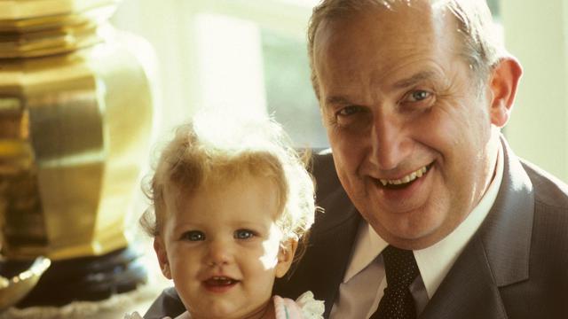 Élder Richard G. Scott falece aos 86 anos