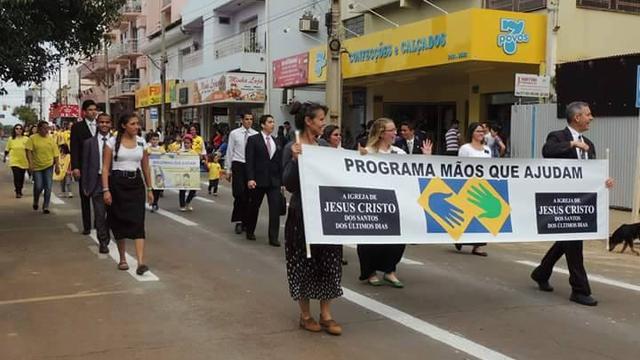 Voluntários Mãos que Ajudam e Missionários marcam desfile do Dia 7 de Setembro