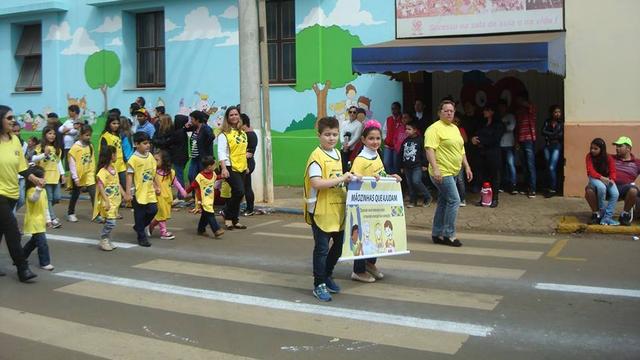 Voluntários Mãos que Ajudam e Missionários marcam desfile do Dia 7 de Setembro