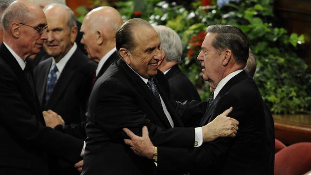 elder-Holland-newsbio-GC-Oct-2010-with-monson.JPG