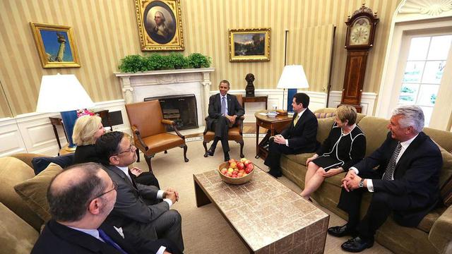 Presidente Uchtdorf e Outros líderes religiosos Encontram-se com o presidente Obama